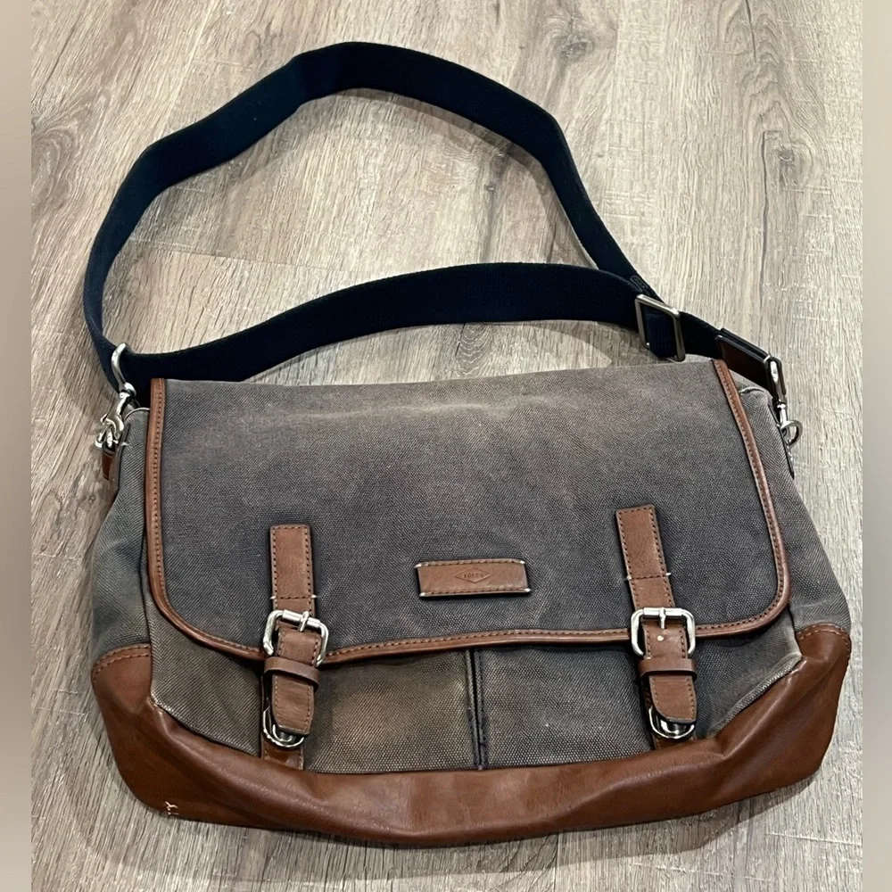 FOSSIL Leather Canvas Messenger Bag VTG Distressed Satchel Laptop Business Bag